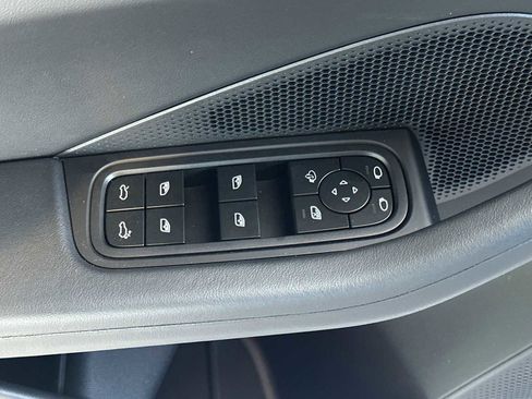 New 2025 Porsche Macan Electric image 13