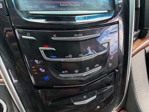 Used 2019 Cadillac Escalade ESV Luxury AWD/4WD image 10