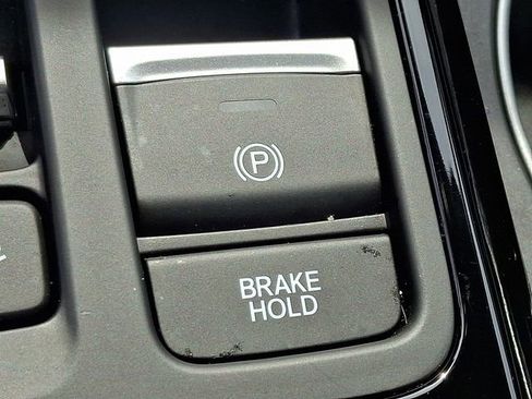 Certified 2023 Honda Pilot Touring image 25