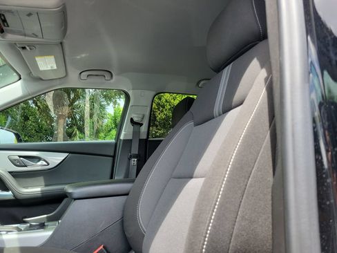Used 2025 Chevrolet Blazer LT FWD image 27