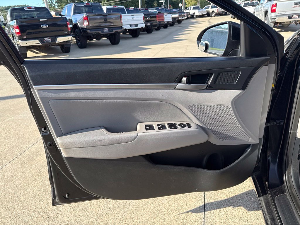 Used 2017 Hyundai Elantra Limited FWD image 20