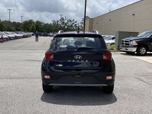 New 2026 Hyundai Venue SEL FWD image 7