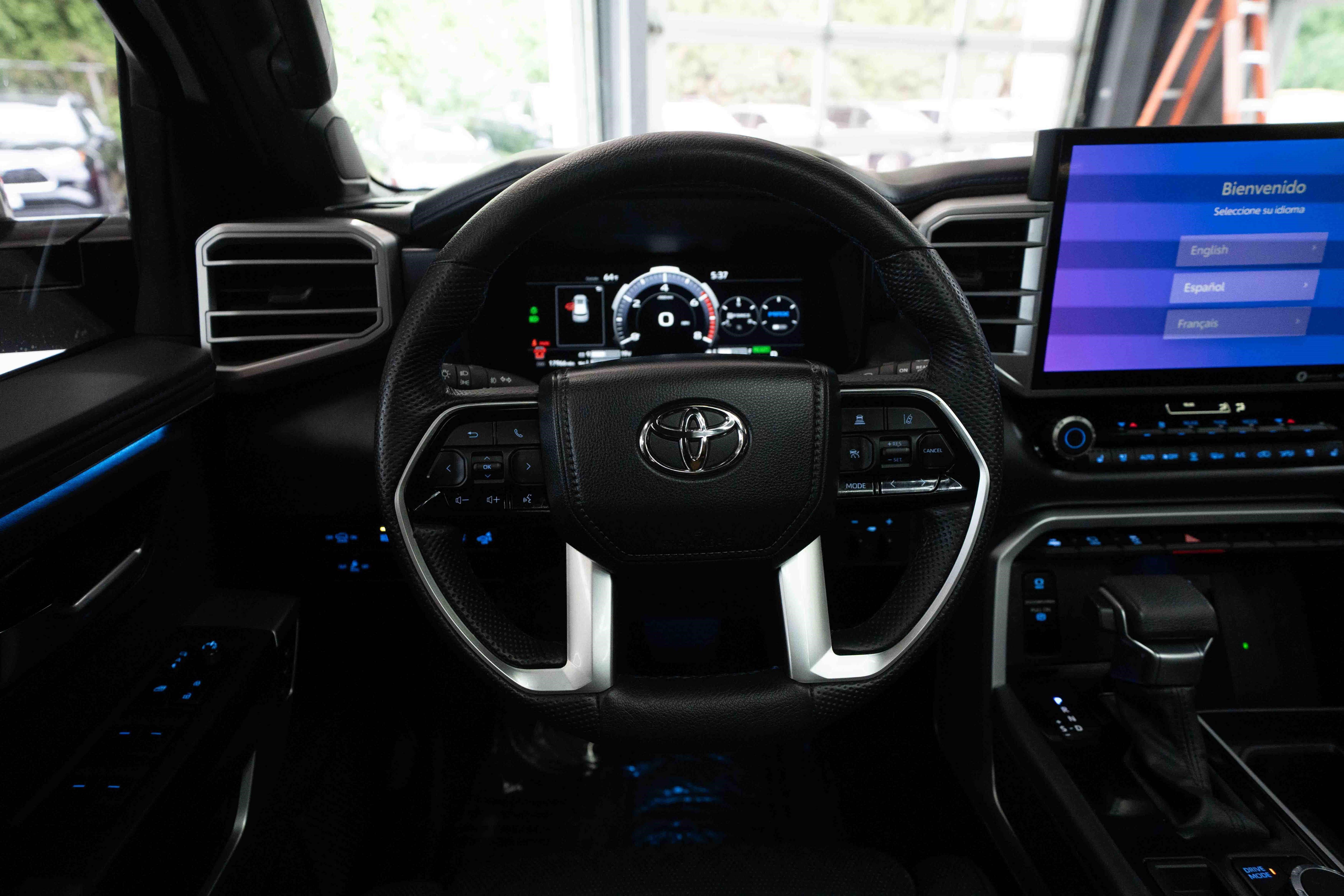 Used 2024 Toyota Sequoia Platinum AWD/4WD image 21