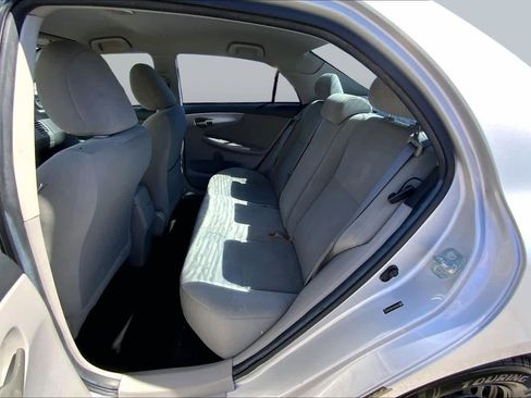 Used 2011 Toyota Corolla LE FWD image 19