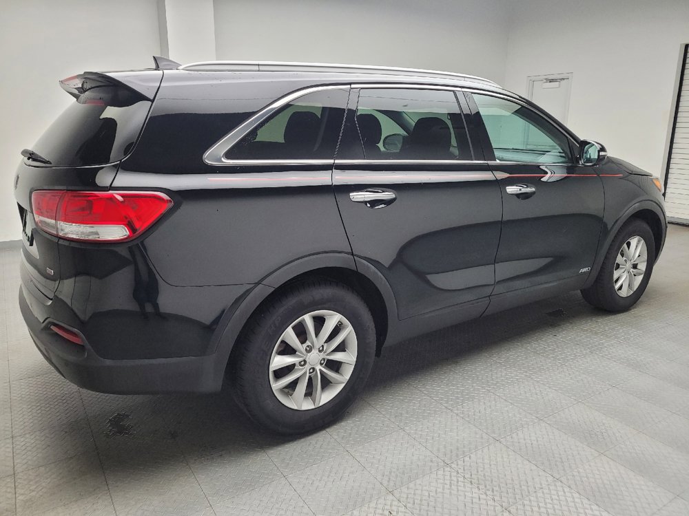 Used 2017 Kia Sorento AWD w/ LX Convenience Package image 10