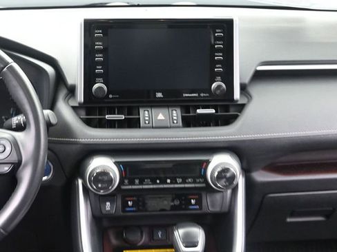 Used 2020 Toyota RAV4 Limited image 25