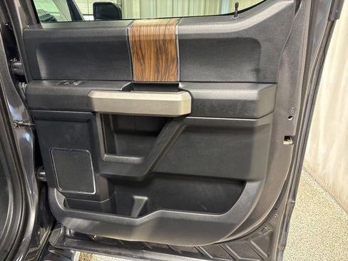 Used 2019 Ford F150 Lariat image 27