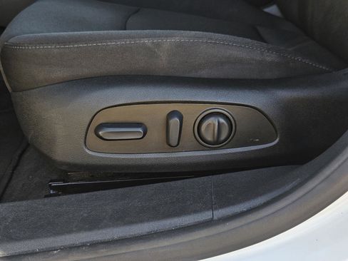 Used 2023 Chevrolet Malibu LT FWD image 25