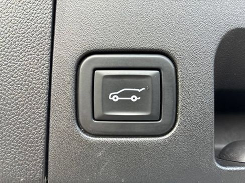 Used 2020 Cadillac XT4 Sport w/ Driver Awareness Package AWD/4WD image 8