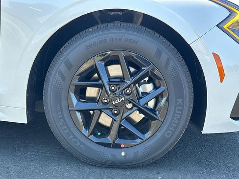 New 2026 Kia K5 LXS image 12