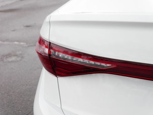 Certified 2025 Volkswagen Jetta SE image 17