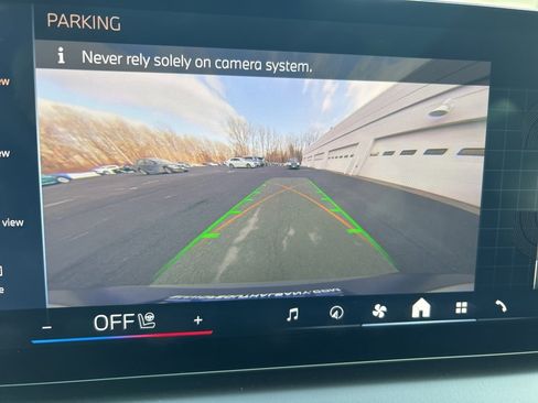 Used 2025 BMW X3 xDrive30i w/ Convenience Package image 12