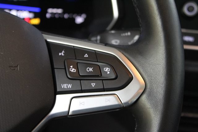 Used 2023 Volkswagen Jetta SE w/ Panoramic Sunroof Package FWD image 17