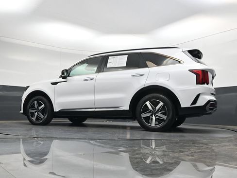 Used 2021 Kia Sorento S FWD image 47