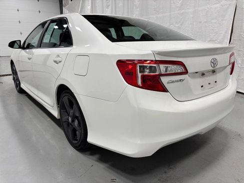 Used 2014 Toyota Camry SE FWD image 5
