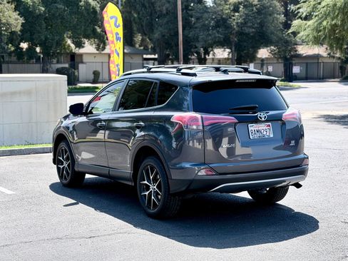 Used 2018 Toyota RAV4 SE AWD/4WD image 5