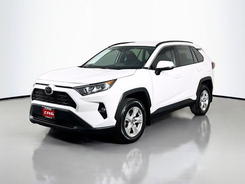 Used 2021 Toyota RAV4 XLE w/ XLE Grade Weather Package AWD/4WD image 1