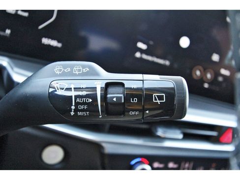 Used 2025 Kia Sorento SX FWD image 23