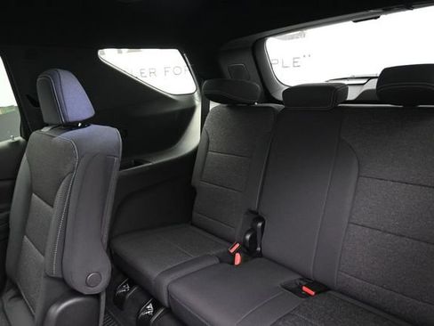 New 2026 Chevrolet Traverse LT w/ Driver Confidence Package FWD image 9