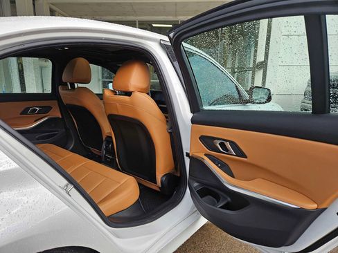 Used 2025 BMW 330i xDrive Sedan w/ Convenience Package image 14