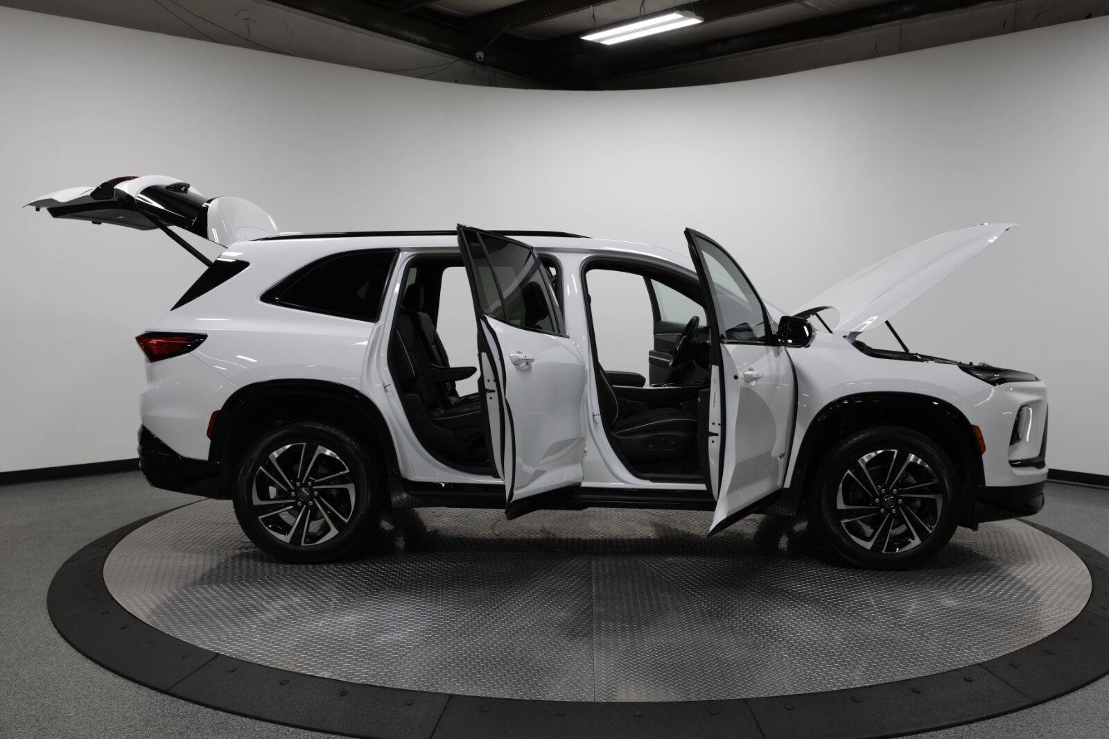Certified 2026 Buick Enclave Sport Touring AWD/4WD image 11