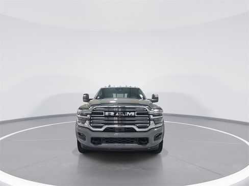 New 2026 RAM 4500 4x4 Crew Cab DRW w/ Laramie Trim Package image 3