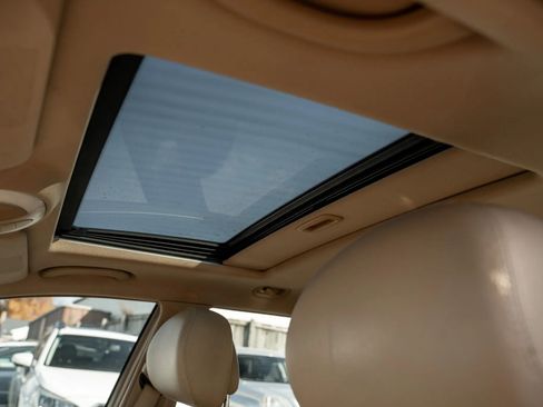 Used 2009 Mercedes-Benz E 350 4MATIC Wagon image 18