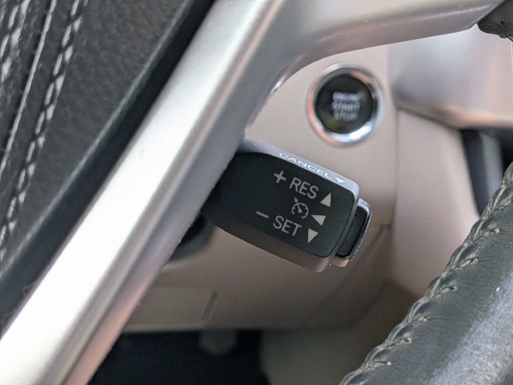 Used 2016 Toyota Highlander XLE FWD image 32