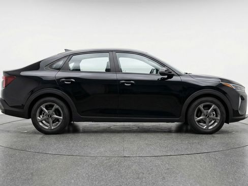 Used 2025 Kia K4 FWD image 11