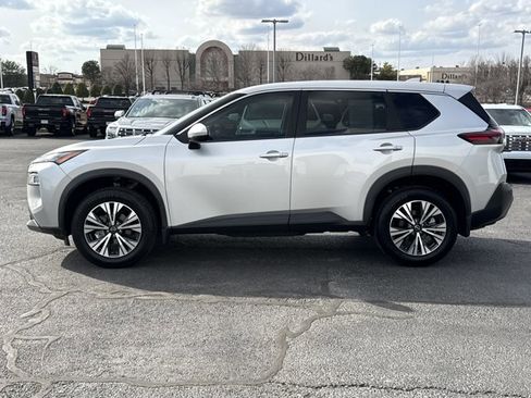 Used 2022 Nissan Rogue SV image 12