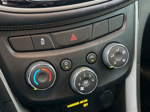 Used 2020 Chevrolet Trax LT w/ Driver Confidence Package image 23