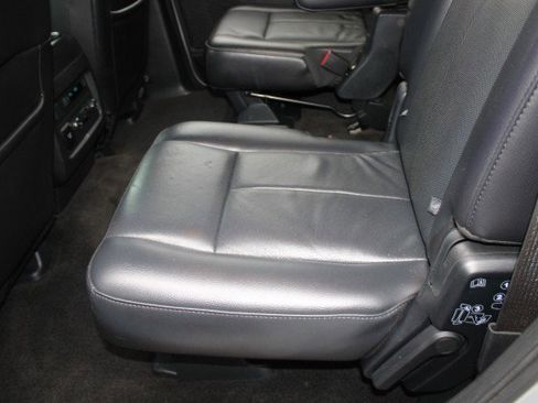 Used 2016 Ford Expedition XLT w/ Equipment Group 202A RWD image 15