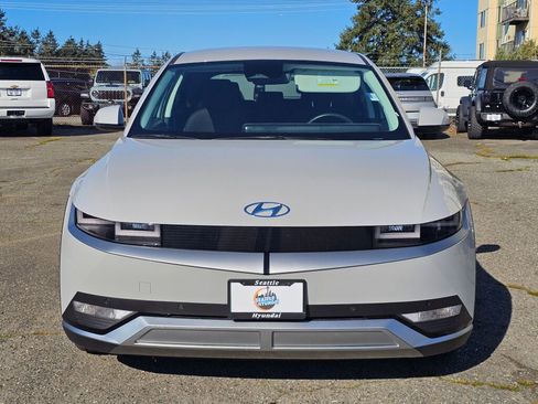 Used 2024 Hyundai Ioniq 5 SEL image 2