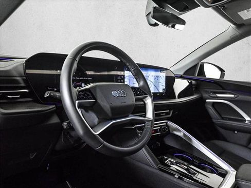 Certified 2025 Audi Q5 Premium w/ Convenience Package AWD/4WD image 10