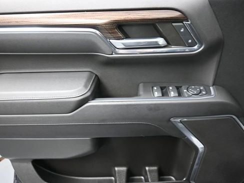 Used 2023 Chevrolet Silverado 1500 RST image 13