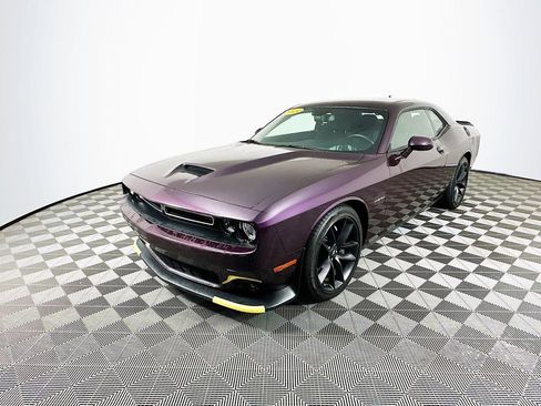 Used 2022 Dodge Challenger R/T w/ Performance Handling Group image 5