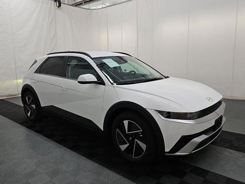 Used 2025 Hyundai Ioniq 5 SEL image 2