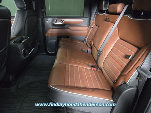 Used 2024 GMC Sierra 2500 Denali Ultimate w/ Max Trailering Package image 10