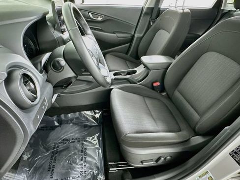 Used 2023 Hyundai Kona SEL w/ Convenience Package FWD image 9