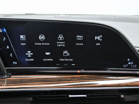 Used 2023 Cadillac Escalade ESV Premium Luxury image 25