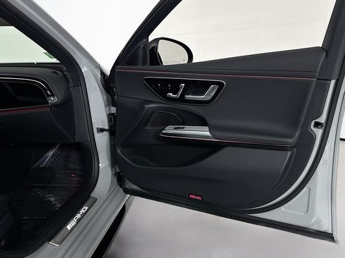 New 2026 Mercedes-Benz E 53 AMG e 4MATIC Sedan image 23