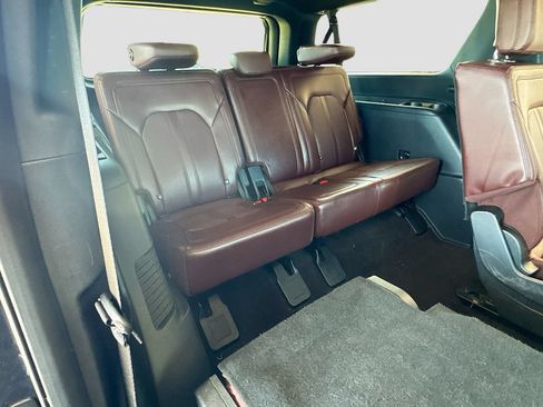 Used 2022 Ford Expedition Max Limited AWD/4WD image 31