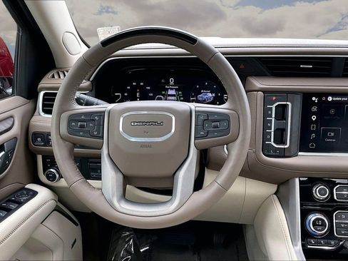 Used 2024 GMC Yukon XL Denali w/ Denali Reserve Package AWD/4WD image 8