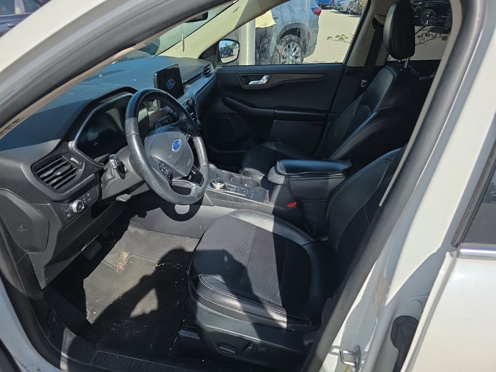 Certified 2020 Ford Escape Titanium AWD/4WD image 4