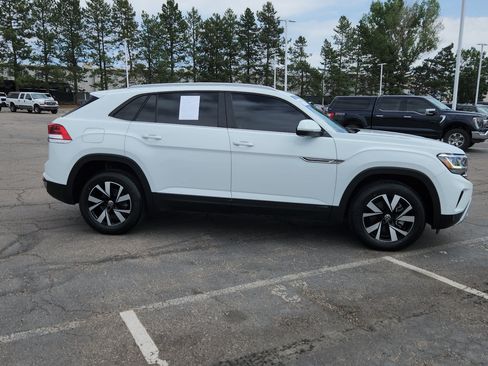 Used 2022 Volkswagen Atlas Cross Sport SE FWD image 14