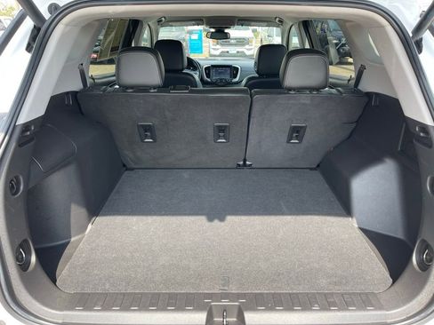 Used 2022 GMC Terrain SLT w/ LPO, 'HIT The Road' Package image 7