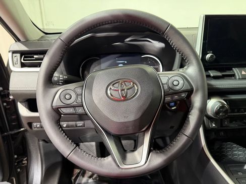 Certified 2025 Toyota RAV4 XLE AWD/4WD image 24