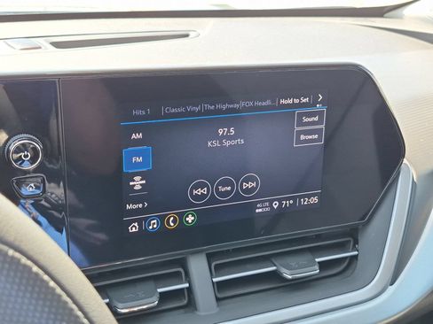 Used 2025 Chevrolet Trax LS w/ LS Convenience Package FWD image 21