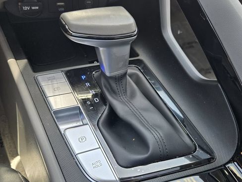 Certified 2025 Hyundai Elantra SEL FWD image 18