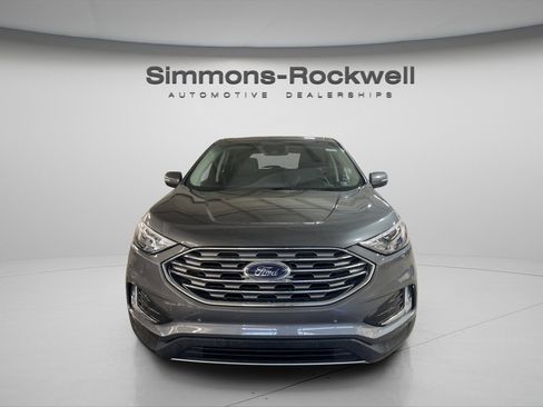 Used 2024 Ford Edge Titanium image 2